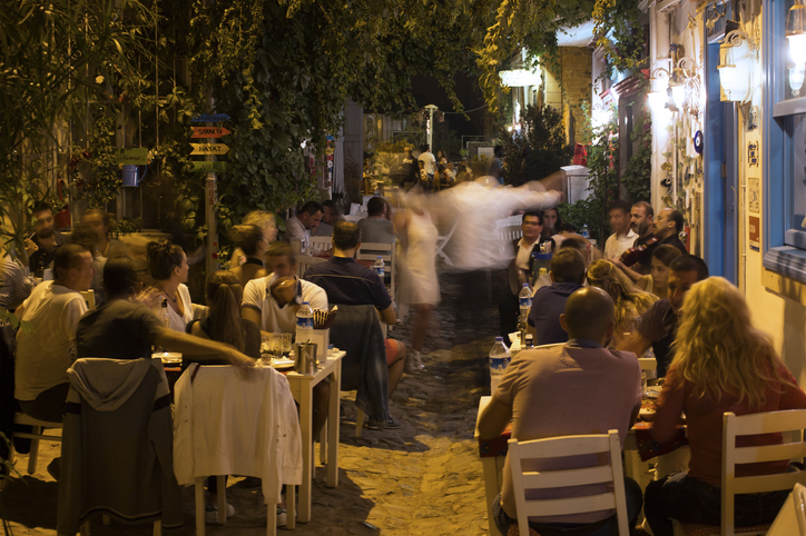 Why Greeks Don’t Eat Dinner at 6pm